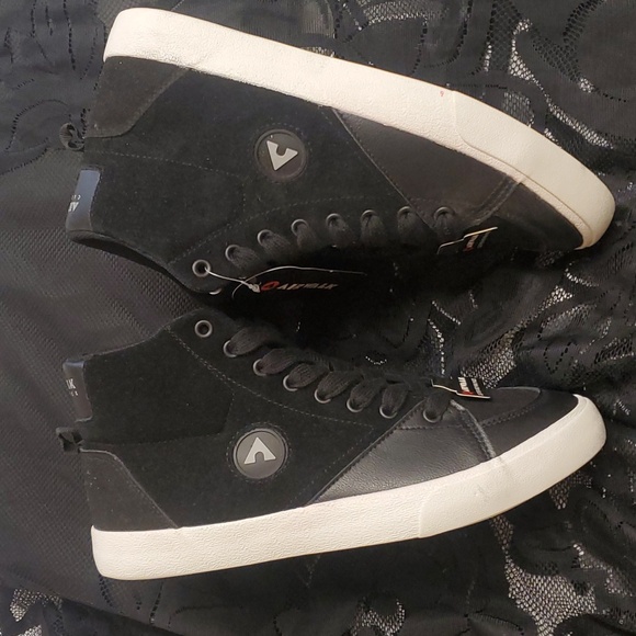 Airwalk Sneakers - Picture 3 of 5